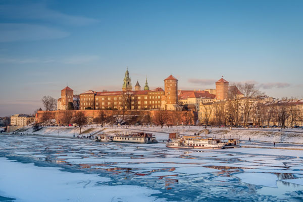 亚博YABO水上漂浮光伏电站助力波兰绿色发展-2