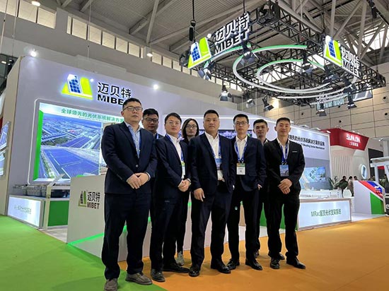 亚博YABO工作人员合影