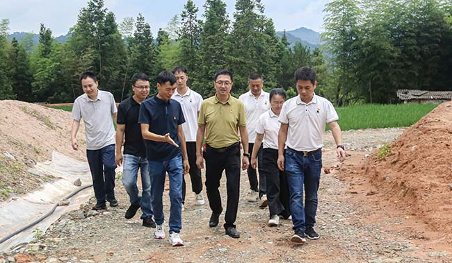 亚博YABO深入永春县曲斗村，开展党建村企联建